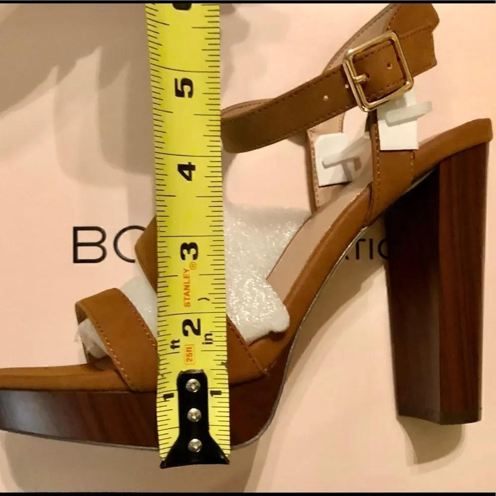 BCBGeneration ONNIA PLATFORM SANDAL in Camel